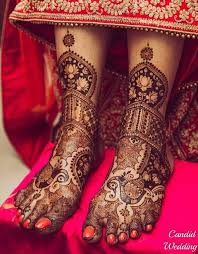 These mehandi designs are clean, fair and too much attractive than any other designs. Latest Dulhan Mehndi Designs For Legs Collection 2019