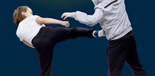 Matlamat seni silat warisan adalah untuk mempertahankan agama,bangsa dan tanah air.amalan silat ini senjata rasmi seni silat cekak malaysia. Cara Mempertahankan Diri Untuk Elak Kejadian Rogol Theasianparent Malaysia