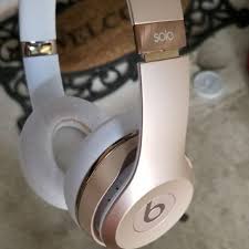 Get the best gadgets delivered to your doorstep in as little as 2 hours. Best Beats By Dre Solo 3 Wireless Special Edition Gold And White For Sale In Houston Texas For 2021