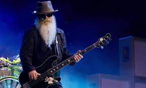 Zz top's bassist, dusty hill has sadly passed away at the age of 72. 0c2v9zphebymgm