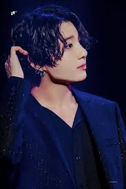 آذار هو الشهر الثالث 3 من شهور السنة الميلادية حسب الأسماء العربية الفصحى الواردة في المعاجم العربية ، وحسب الأسماء السريانية المستعملة في المشرق العربي يقابله في التسمية الغربية شهر مارس. 900 Bts Army Girl Ideas In 2021 Bts Bts Army Bts Army Girl