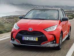 The newest subcompact toyota yaris hatchback is a versatile car with a stylish exterior, spacious interior, nimble performance & amazing safety features. Toyota Yaris 2020 Die Preise Beginnen Bei 15 790 Euro Update