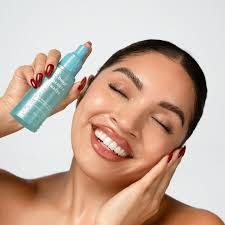 Stay hydrated Dang! Stars and I don't mean from your tears. Use the Dang!  Beauty water instead. 🤭 Available instores and online.