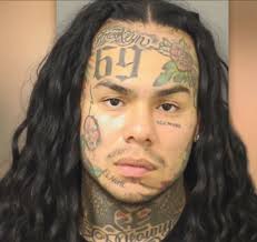6ix9ine has a new mugshot and will be released in 89 days 👀