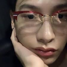 II: Identify what type of propaganda technique is asked in each example.1.  If the whole world uses Verizon