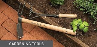 So when garrett wade offered to send me their professional gardener's digging tool, i was intrigued. Gardening Tools Category Garden Tools Outdoor Tools Tools
