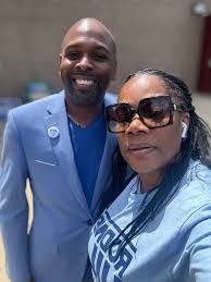 Bob Catanzaro's Instagram, Twitter & Facebook