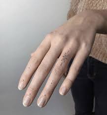 Pas De Titre Small Hand Tattoos Finger Tattoos Hand Tattoos