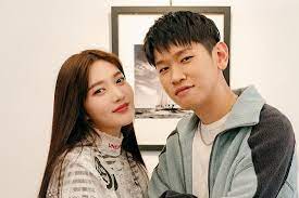 Earlier today, the two officially confirmed their relationship. I3350ptnmxlxsm