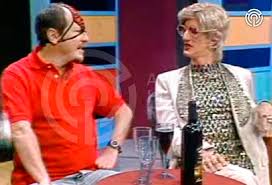 Y me pareció muy mal de que me hayas tratado de pelotudo y de un montón de cosas que dijiste de mi por defender a un amigo. Compatriotas Incompleto Archivo Rta