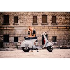 Denna november 2018 kalender är alltid praktisk att använda om du till exempel vill räkna ut när du har semester. Kalender Vespa 2019 Colourkey Limited Edition