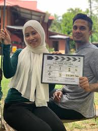 Farhan adalah ceo/pengasas butik carla's collections. Sinopsis Drama Kau Yang Pertama Lakonan Fikry Ibrahim Farah Nabilah Sensasi Selebriti