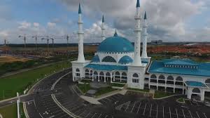 Masjid sultan iskandar ialah terletak di bandar dato' onn, johor bahru, johor, malaysia. Perasmian Masjid Sultan Iskandar Bandar Dato Onn Johor Bahru 8 April 2016 Youtube
