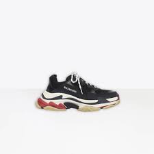 Balenciaga shoes are available in different colours meaning that all men will find something to their satisfaction. Triple S Balenciaga Us