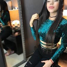 Kenia os y kimberly loaiza eran amigas y trabajaban juntas, sin embargo todo cambió cuando rompieron alianzas y protagonizaron una batalla de dimes y diretes. Kenia Imitando Fotos De Kimberly Loaiza Ropa Kenia Ropa De Moda