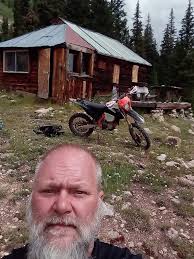 This is the cabin where Dick Proenneke stayed while he built his cabin.