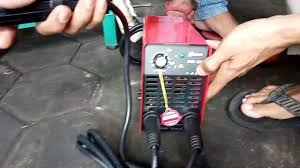 Ini tentu berakibat pada tagihan listrik hanya ada beberapa mesin las listrik di pasaran dengan teknologi yang membutuhkan daya listrik pln kecil mulai 450 w, salah satunya ialah merek. Unboxing Review Mesin Las Enka 120a Youtube