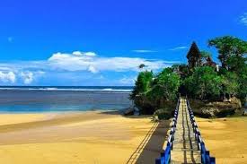 Matahari terbenam di garis cakrawala. Eksotis Banget 5 Pantai Indah Di Malang Ini Wajib Kamu Kunjungi