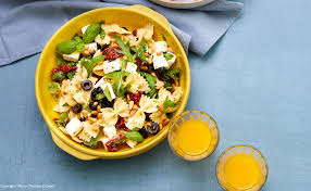 Nudelsalat Mit Feta Oliven Und Getrockneten Tomaten Von Alexkatwork Chefkoch Getrocknete Tomaten Nudelsalat Salat