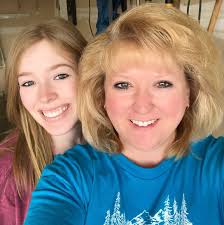 Willow is showing off her new fall sweater.❤️