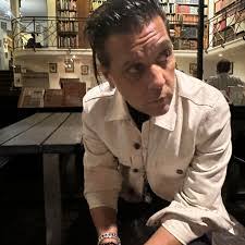 Dennis Maceachern's Instagram, Twitter & Facebook