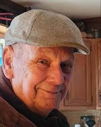 Dean Munn's Instagram, Twitter & Facebook