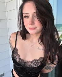 Sandwich with ham and withe chees in to the micro for 2 minute. Bon apetit.