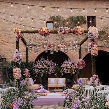 We Are Still Obsessing Over Anushkasharma And Virat Kohli S Pastel Wedding Decor By Naraindevika Wha Mandap Decor Wedding Mandap Indian Wedding Decorations
