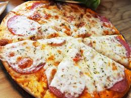 Kiedy wypada międzynarodowy dzień pizzy w 2020 roku? Miedzynarodowy Dzien Pizzy 9 Lutego Jaka Ma Historie Beszamel Se Pl