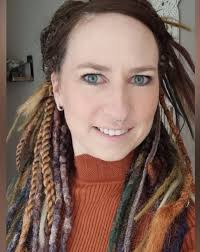 Hi everyone, I'm very new to the world of synthetic locs and have started  out by making myself a set of various colours to wear. Still practicing but  having lots of fun