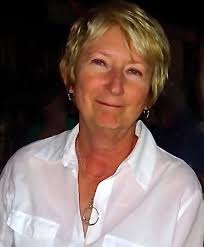 A Woman Walked into the Bar : Linda Heuring: Amazon.in: Books