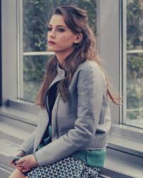 Sule Demirel Adli Kullanicinin Serenay Sarikaya Panosundaki Pin Unlulerin Tarzlari Tarz Moda Aktrisler