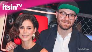Und so wie die beiden lachen, hat das sogar spaß. Lena Meyer Landrut Haben Sie Und Mark Forster Einen Sohn Bekommen Youtube