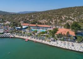 İzmir fotoğrafçılar odası'nın 1944 yılında kurucu başkan hamza rüstem'in öncülüğünde faaliyetlerine başladığını ve bugün toplam 300 üyesi bulunduğunu kaydeden başkan murat yavuz, sektör olarak standart bir fiyat listesi belirleyerek ortak hareket edilmesinin önemine dikkat çekti. Izmir Denize Sifir Oteller En Uygun Tatil Fiyatlari Tatilvitrini Com Da