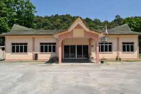 Jadi, anda bisa mengalikan sendiri jika dihitung dalam rupiah. Chalet Kenangan Pak Man Teluk Batik Lumut Perak Malaysia 32200 Lumut Malaysia Kampung Penginapan Clevi Com