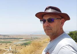 Is there a store that sells Hoka's near the routes?