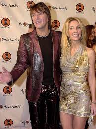 Mar 23, 2019 · heather locklear and tommy lee at the time that the super couple met, heather locklear was a successful movie and television star. Heather Locklear Meltdown Howard Stern Blames Tommy Lee Richie Sambora