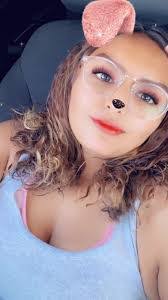 Lore Smith's Instagram, Twitter & Facebook