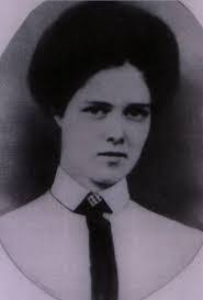 Elizabeth Soderstrom's Instagram, Twitter & Facebook