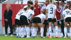 Weitere ideen zu dfb, frau, fussball. Frauenfussball Em Qualifikation Dfb Frauen Vor Griechenland Zdfheute