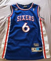 Two sixers employees showed a glimpse of a new jersey on tuesday. Sixers Jersey Curtsy