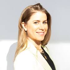 Niki Rogers's Instagram, Twitter & Facebook