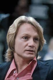 Ce choix professionnel marque la rupture définitive avec son père qui refuse de le voir embrasser une carrière artistique (que sa mort en 1961 le. 39 Idees De Cloclo Jeune Claude Francois Claude Francois