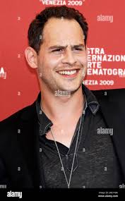 9912 hi-res stock photography and images