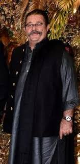 His elder brothers randhir kapoor and late rishi kapoor are also bollywood actors. Kunal Kapoor Actor Born 1959 Wikipedia