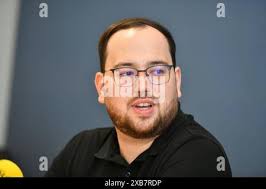 Saarlands AfD-Landeschef Carsten Becker bilanziert die Wahlergebnisse am  Montag 10.6.2024 vor der Landespressekonferenz im