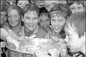 Duleek and Bellewstown pupils give Sam a royal welcome home