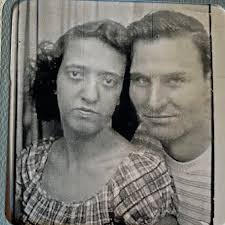 Handmade rose bouquet with 'love you mom' note