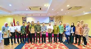 Pos malaysia putra world trade centre branch 311 km. Kjri Johor Bahru Resmikan Kerja Sama Dengan Pos Malaysia Berhad Untuk Pengiriman Paspor
