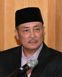 Dr kamarul zaman yusoff mantan pengarah institut kajian politik malaysia (mapan) universiti utara malaysia (uum) berbicara ringkas tentang trend politik. Kami Viral Biodata Hajiji Noor Ketua Menteri Sabah Facebook